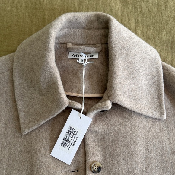 Reformation Rocky Oversized Shirt Jacket Light Beige Pea Coat - Picture 4 of 6